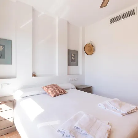 Adosado Con Piscina 6 *