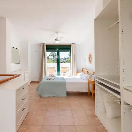 Апартаменты Adosado Con Piscina 6 *